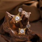 Gold / White Pearl Pendant