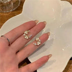Pearl flower b earrings