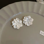 38# Silver Needle-White Flowers