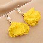 Yellow Mesh Petal Tassel Diamond Stud Earrings