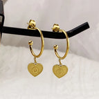 Gold / Letter Q