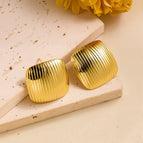 ED218 Earrings Gold