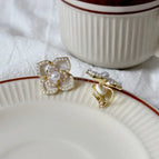 39#Ear Clip-Pearl Camellia-White