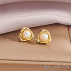 1#A Pair of Freshwater Pearl Earrings (S925 Silver Needle)