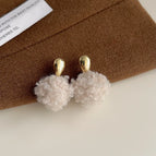 3358 Dripping Metal Style White Pom-pom