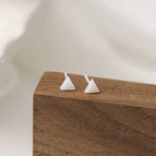 White Triangle/1 Pair