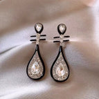 17#Flash diamond pipa black edge stud earrings