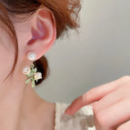 3# Silver Needle-Green Flowers