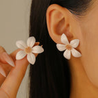 Dopamine Summer White Flower Earrings 10403