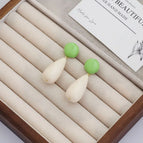 Emerald Green and White / Auricular needle