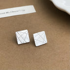 Brushed Line Geometry / Silver