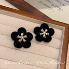 A1313 Black