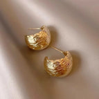 9# texture golden ball stud earrings