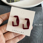 2649 Flocked Twisted Square Small C Ring Wine Red