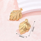35x24mm (Needle Thickness: 0.7mm) / Striped Leaves Large Earrings (Gold) / 1 Pair/Package