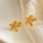 B135 Flower Stud Earrings Gold