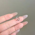 One Geometric Ear Clip