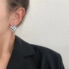 Black and White Checkered Heart [Earrings]