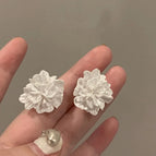 34#Cream large flower earrings