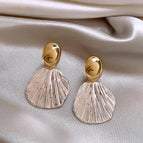 2#Metallic silver shell earrings