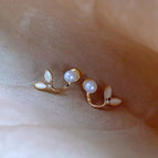 27#Fishtail pearl rhinestone stud earrings