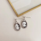 White Beauty Portrait-Silver Needle