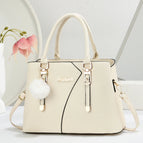 Beige / Length 30 Height 21 Width 13