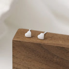 White Small Hearts/1 Pair