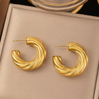 9 [Ag121] Twist C- Shaped Earrings Gold