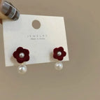 #32 Pearl Flower Stud Earrings