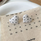 AXW33 Polka Dot Heart Button