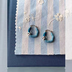 Blue u-shaped earrings