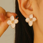 Fresh Style Oil Painting White Petal Earrings WG-1281