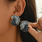 E1370 Black