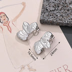24x16.5mm (Needle Thickness: 0.7) / Line Embossed Small Leaf Earrings (Steel Color) / 1 Pair/Package