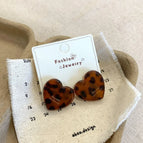 BWW11 Leopard Heart Stud Earrings
