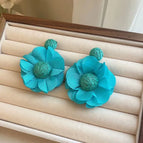 Vintage blue flower stud earrings