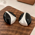 2512176 Black Resin Silver Metal Earrings (S925 Silver Needle)