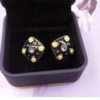 489-02 Triangle Ear Clip