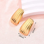 32x20mm (Needle Thickness: 0.5mm) / Vertical Irregular Trapezoid Earrings (Gold) / 1 Pair/Package