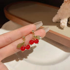 18 red cherries