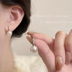 70#Three diamond pearl pendant stud earrings