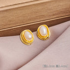 5#A Pair of Pearl Earrings (S925 Silver Needle)