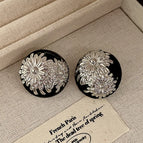 2502183B Black Background Silver Chrysanthemum (S925 Silver Needle)