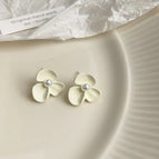 Milky White Flowers-Silver Needle