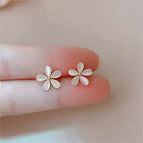 Cat eye flower earrings
