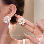Beige Aurora Camellia【E0199 Silver Needle】