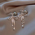 26#Silver bow pearl earrings
