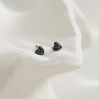 Black Heart / 1 Pair