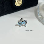 Bow stud earrings